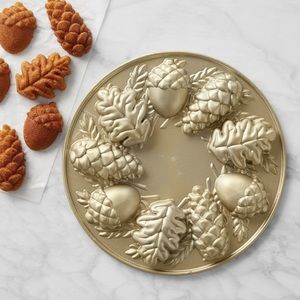 Nordic Ware Woodland Cakelet Pan